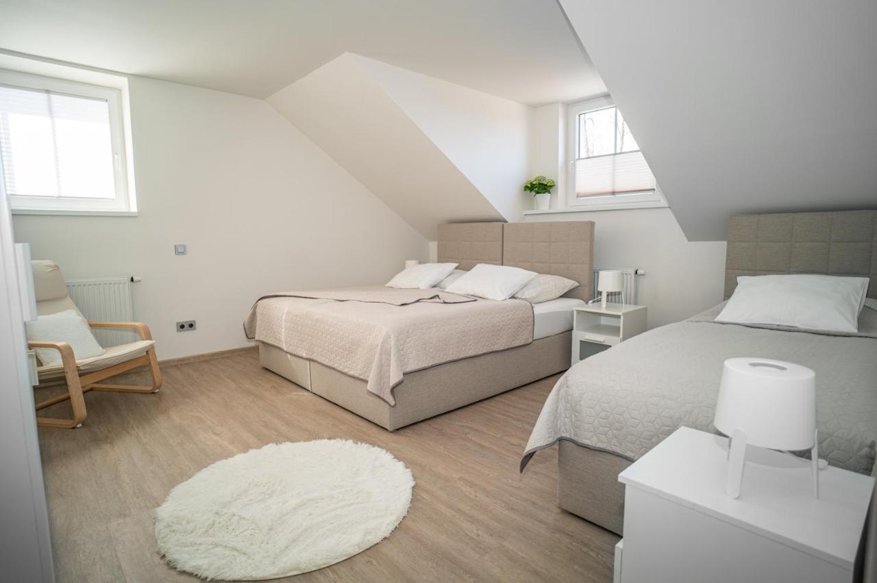 Apartmanovy Dum Sklipek 트러트노브 외부 사진