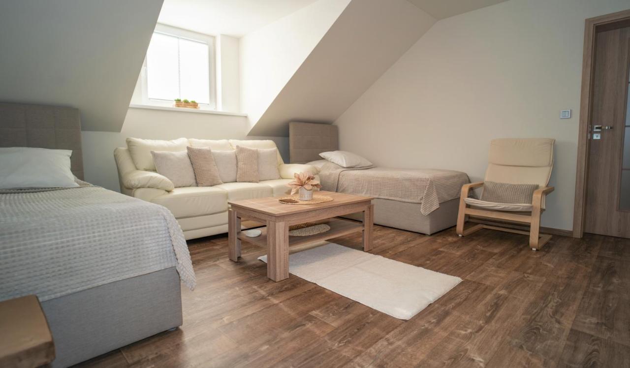 Apartmanovy Dum Sklipek 트러트노브 외부 사진