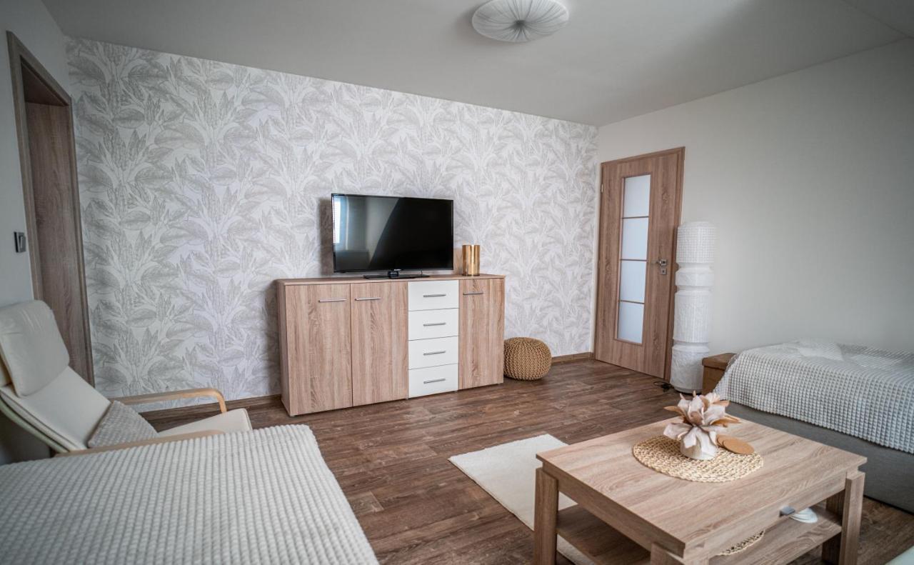 Apartmanovy Dum Sklipek 트러트노브 외부 사진
