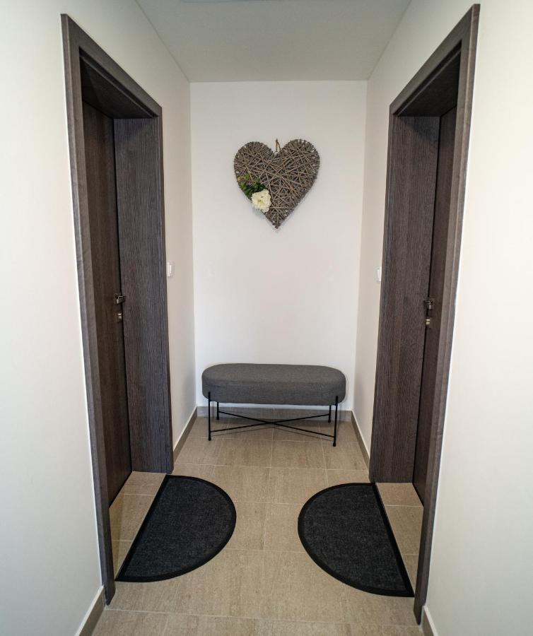 Apartmanovy Dum Sklipek 트러트노브 외부 사진