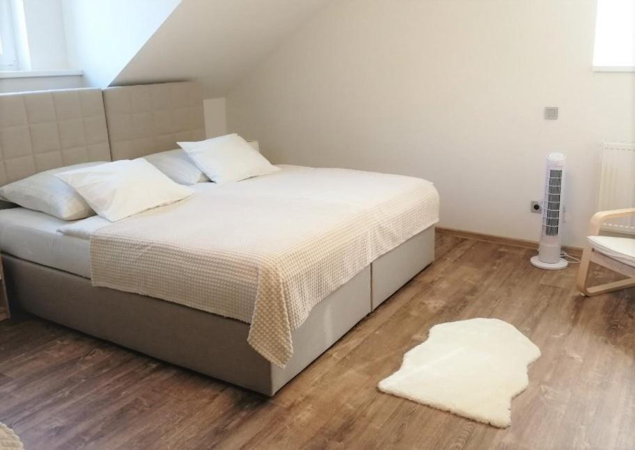Apartmanovy Dum Sklipek 트러트노브 외부 사진