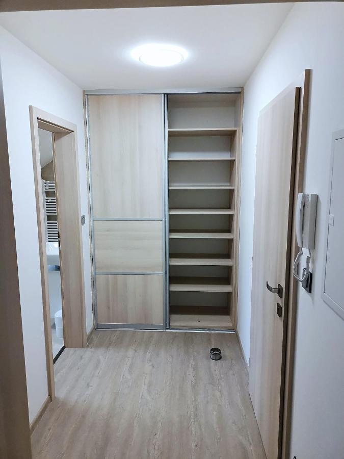 Apartmanovy Dum Sklipek 트러트노브 외부 사진